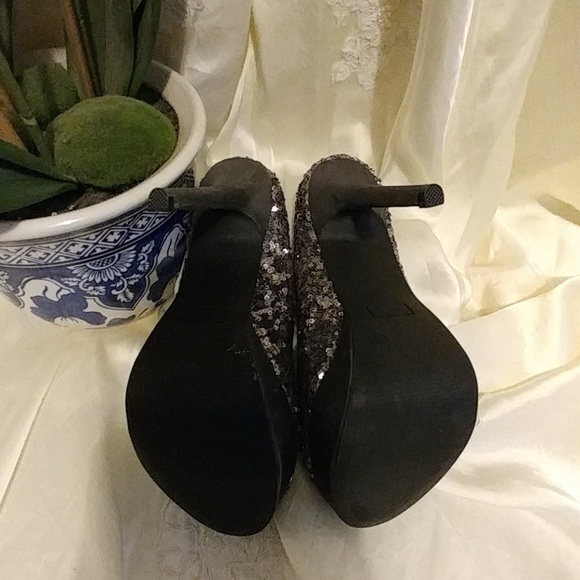 Shoes, Sequined - Picture 6 of 8